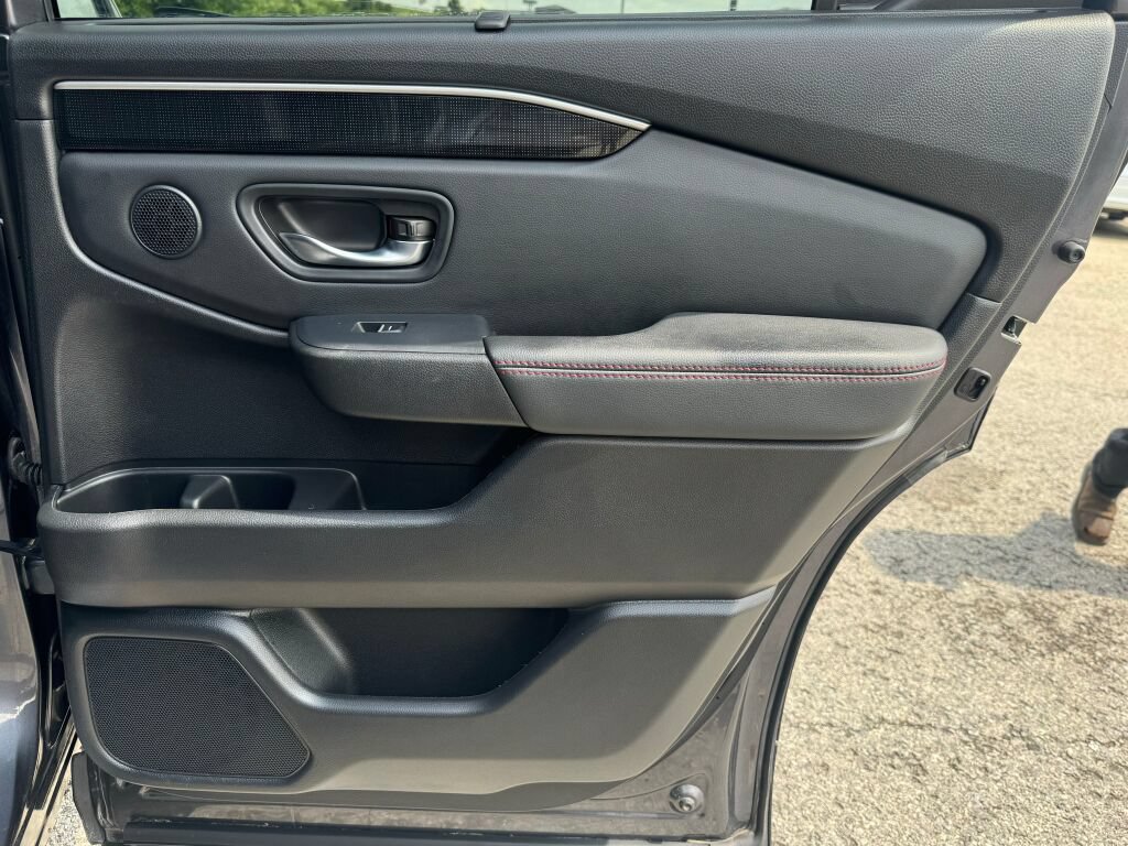 Used 2025 Honda Pilot Black Edition image 21