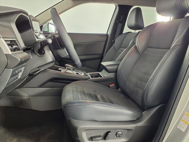 Used 2024 Mitsubishi Outlander SE image 11