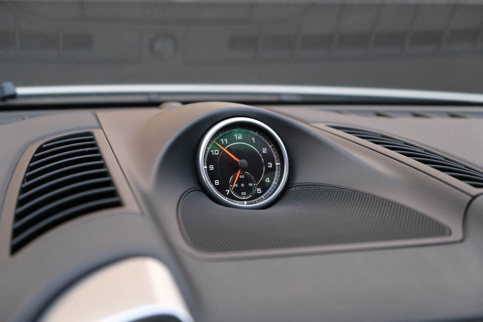 Used 2016 Porsche Cayenne Sport Utility 4D image 38