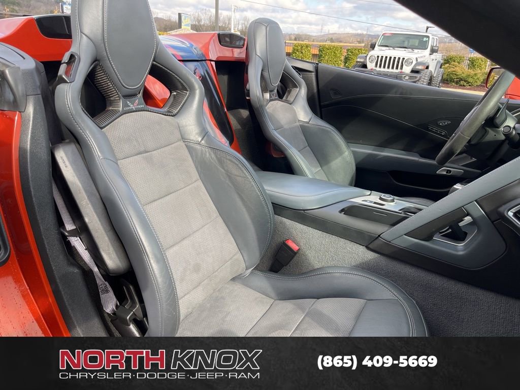 Used 2015 Chevrolet Corvette Z06 w/ 3LZ Preferred Equipment Group image 23