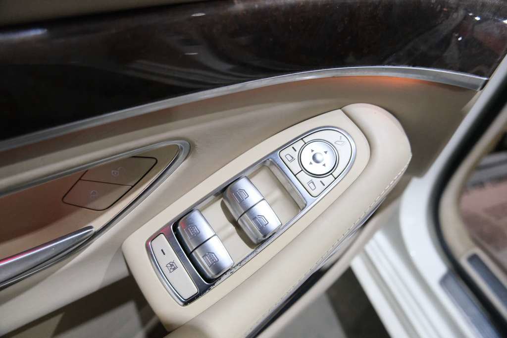 Used 2018 Mercedes-Benz S 560 4MATIC Sedan image 20