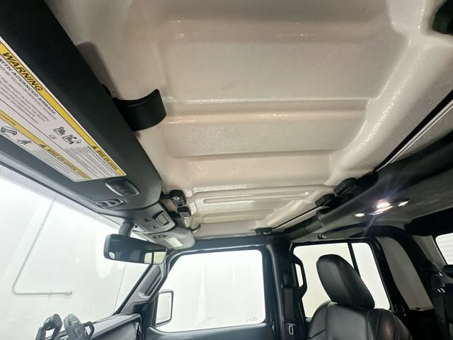 Used 2022 Jeep Gladiator Overland AWD/4WD image 17