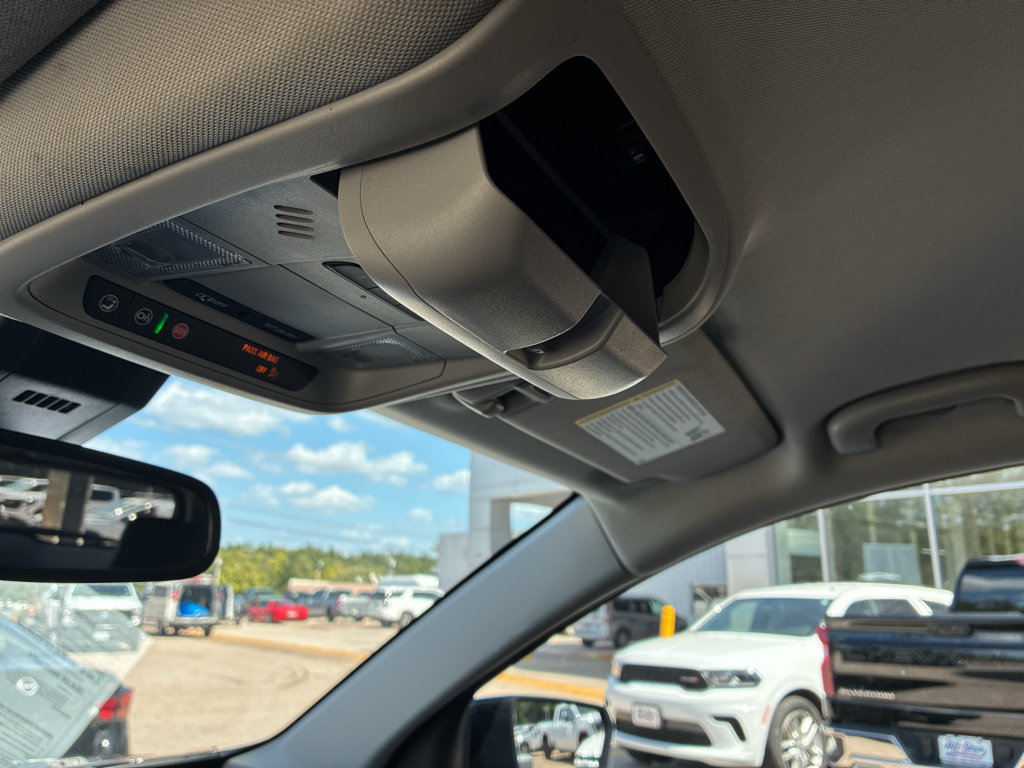 Used 2024 GMC Terrain SLT AWD/4WD image 34