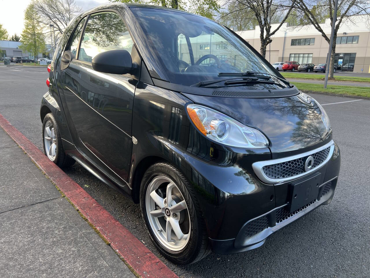Used 2014 smart fortwo passion image 2
