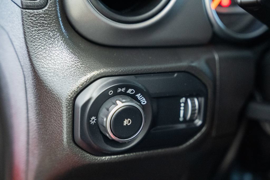 Used 2023 Jeep Wrangler Sport AWD/4WD image 33
