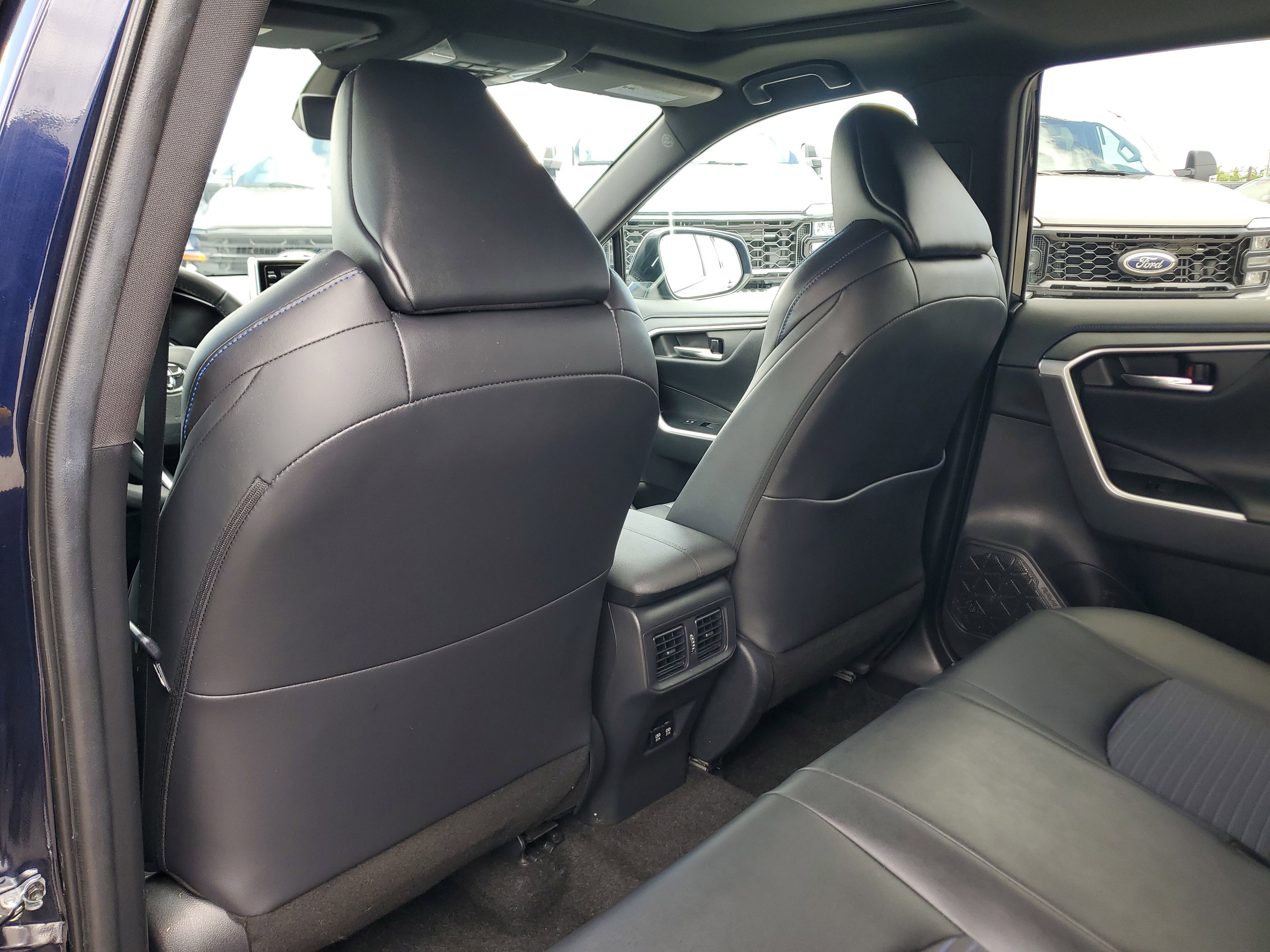 Used 2020 Toyota RAV4 XSE w/ XSE Grade Weather Package AWD/4WD image 14