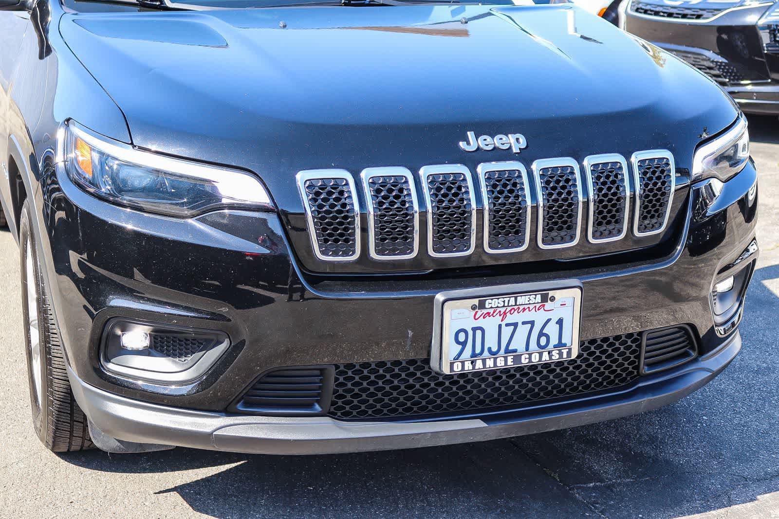 Used 2019 Jeep Cherokee Latitude w/ Popular Appearance Group FWD image 8