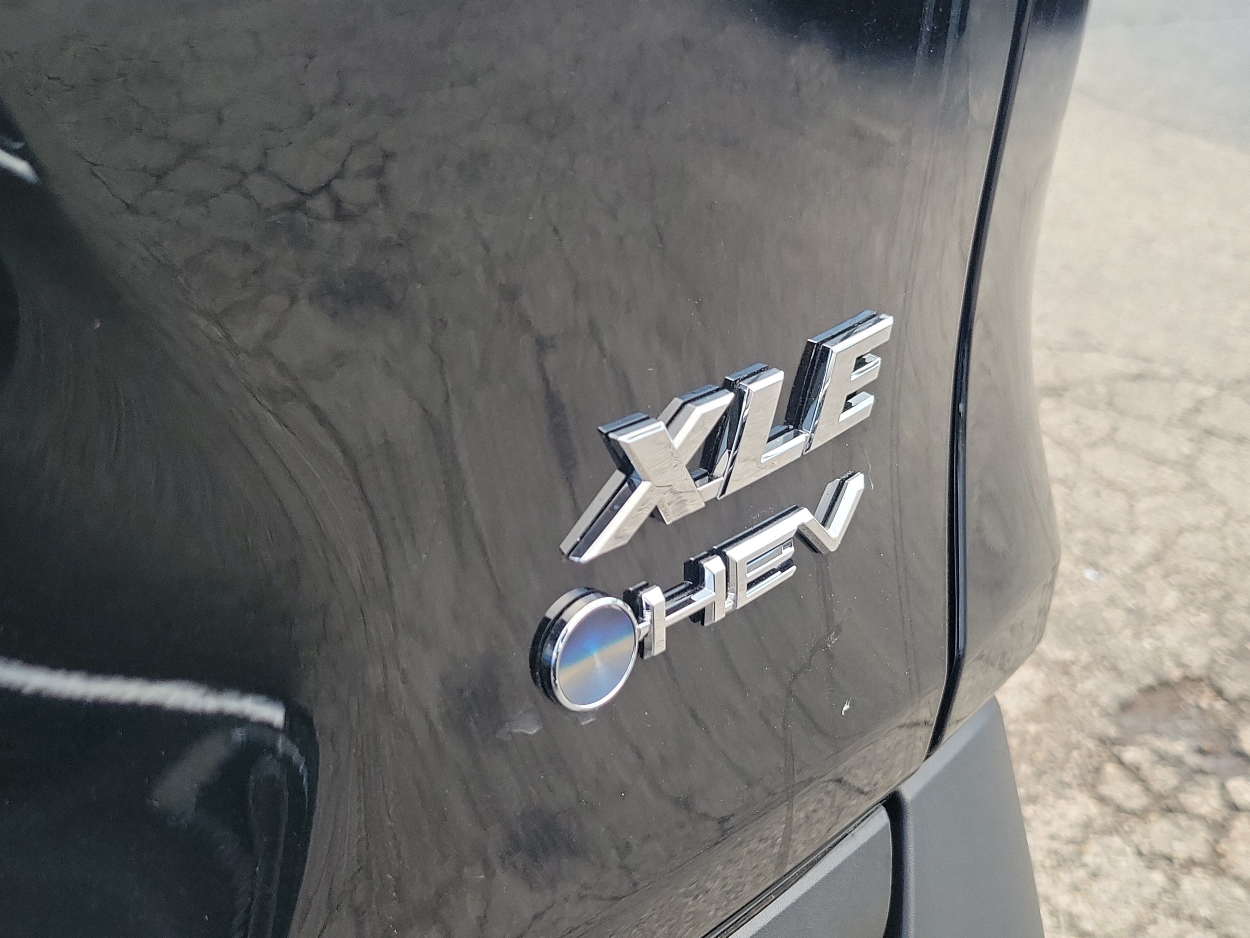 Used 2025 Toyota RAV4 XLE AWD/4WD image 8