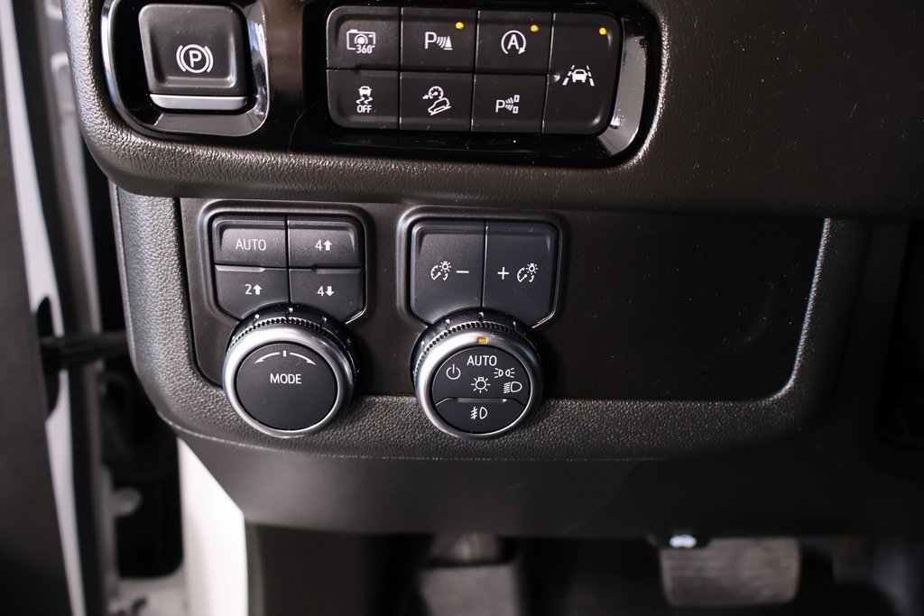 Used 2025 GMC Yukon XL AT4 w/ AT4 Premium Package image 8