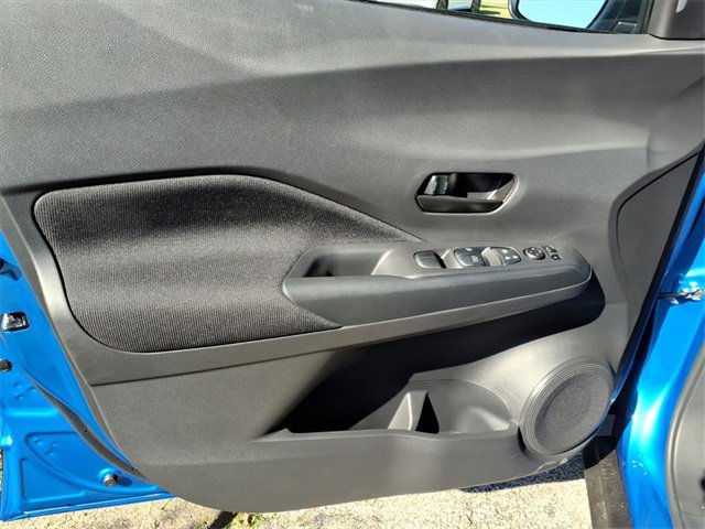 New 2025 Nissan Kicks Play S image 6