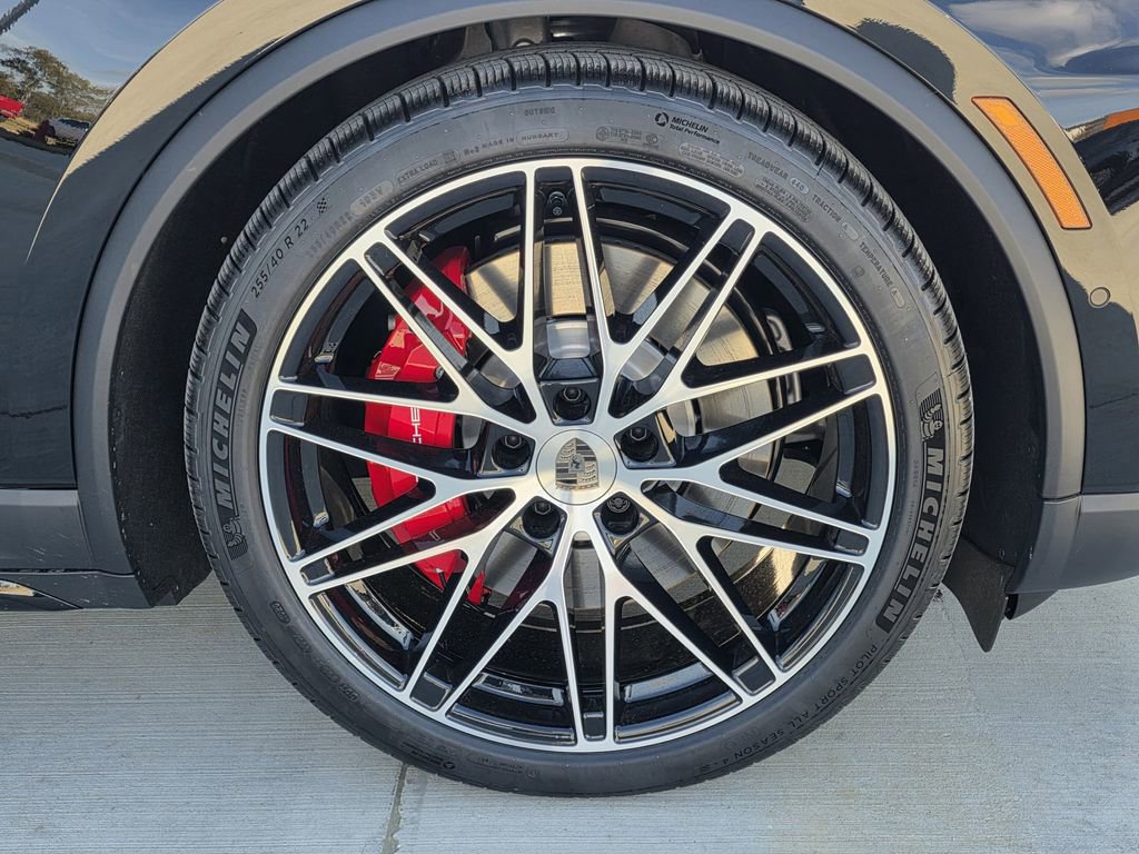 New 2025 Porsche Macan Turbo Electric image 15