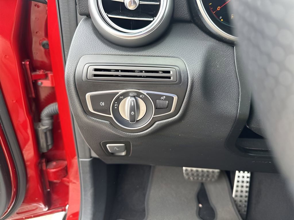 Used 2022 Mercedes-Benz GLC 300 image 30