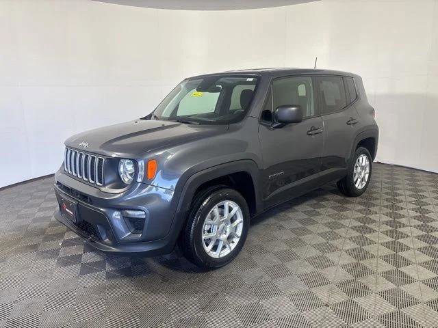 Certified 2023 Jeep Renegade Latitude AWD/4WD image 3
