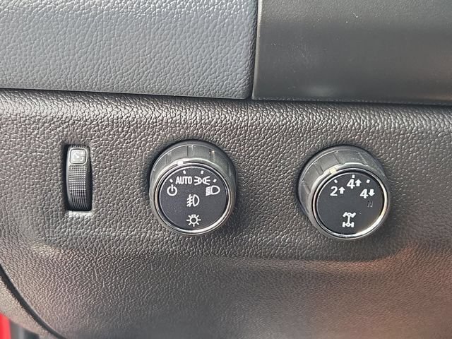 Used 2015 Chevrolet Colorado Z71 AWD/4WD image 24