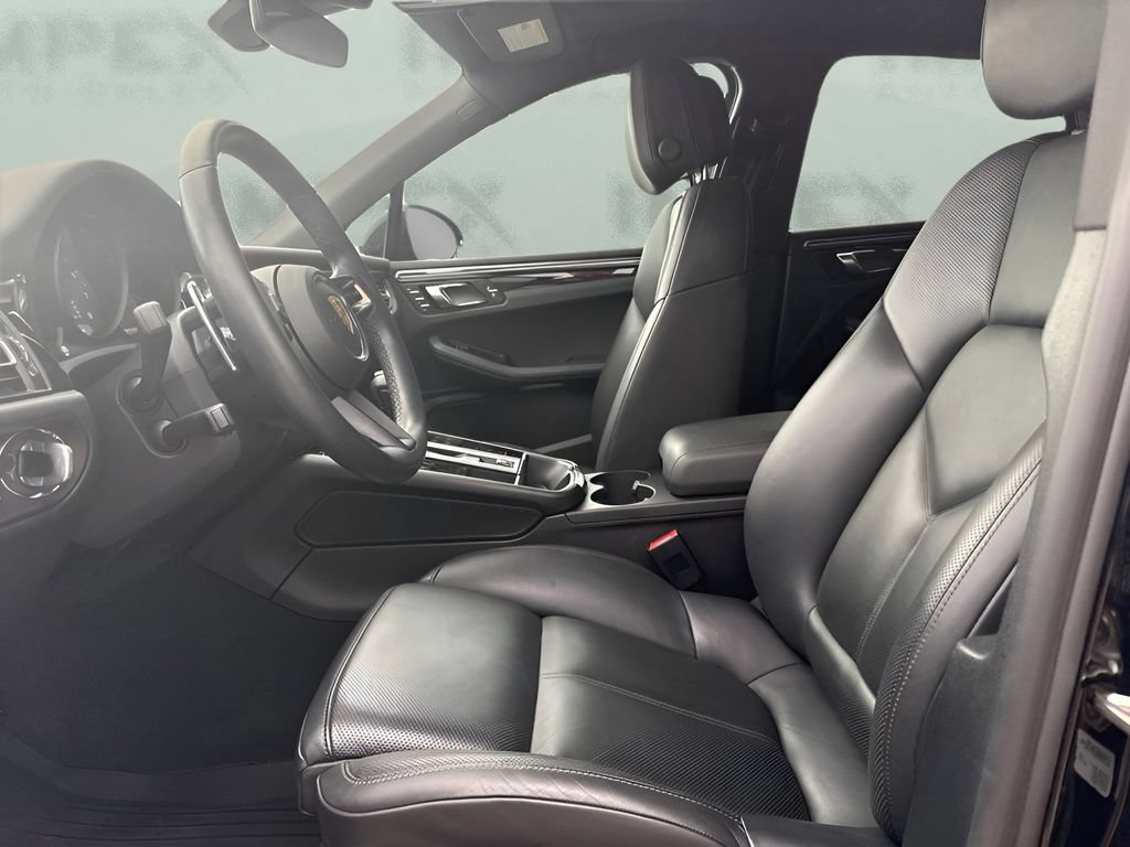 Used 2022 Porsche Macan AWD/4WD image 10