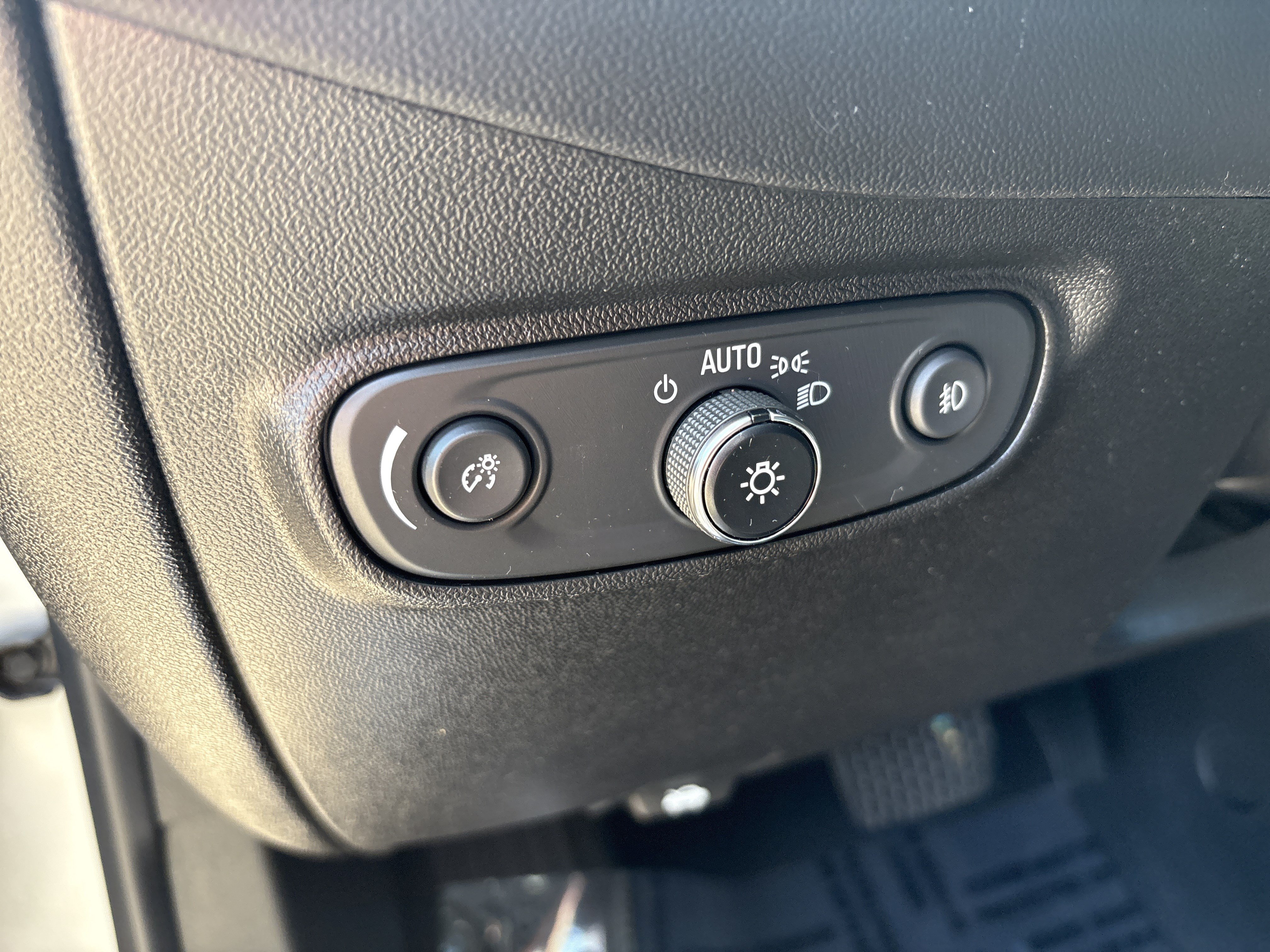 Used 2021 Chevrolet Equinox Premier w/ Redline Edition FWD image 19