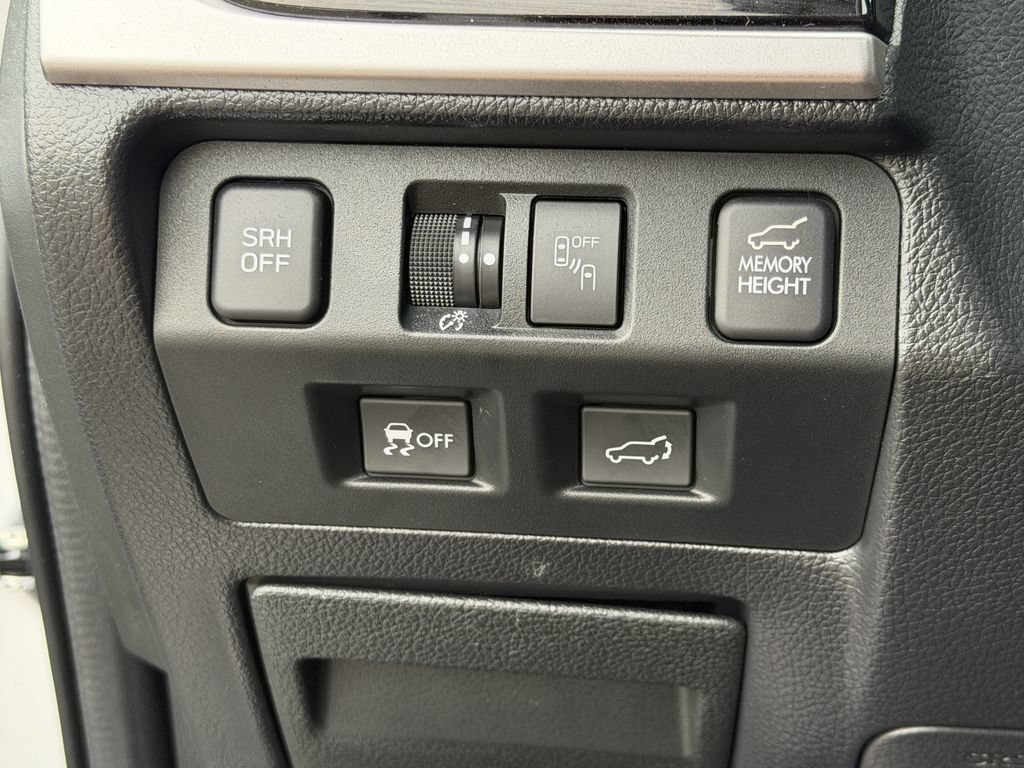 Used 2017 Subaru Forester 2.5i Touring AWD/4WD image 21