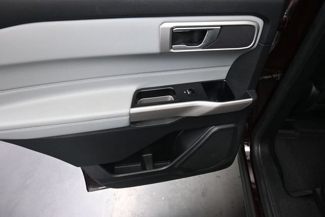 Used 2023 Ford Explorer XLT w/ Equipment Group 202A AWD/4WD image 25