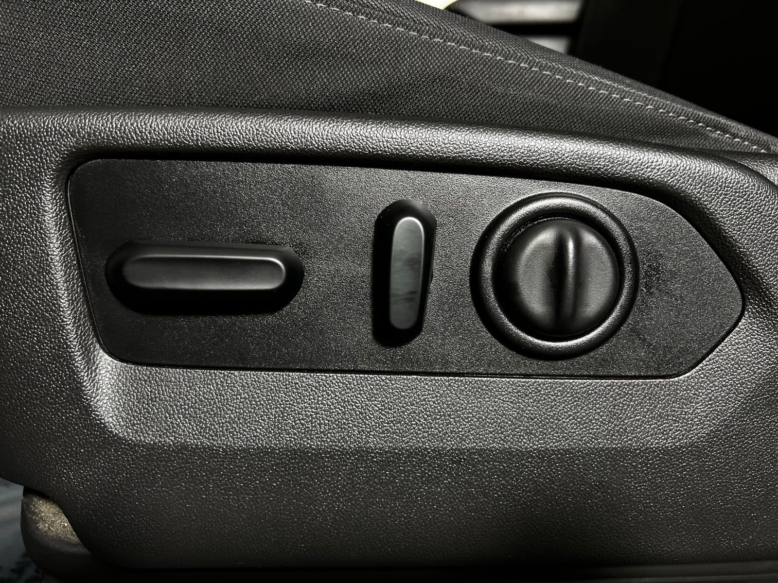 Used 2020 Chevrolet Silverado 1500 LT w/ All-Star Edition image 14