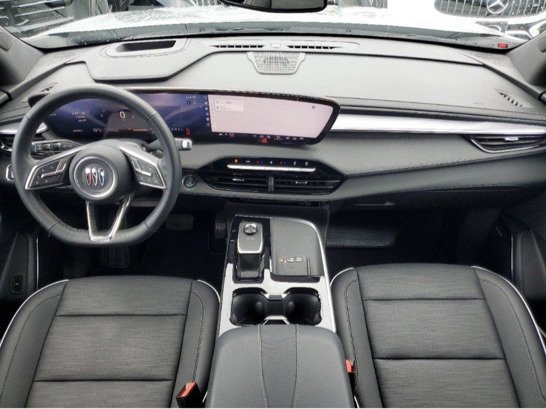 Used 2025 Buick Enclave Sport Touring w/ Power Package FWD image 15