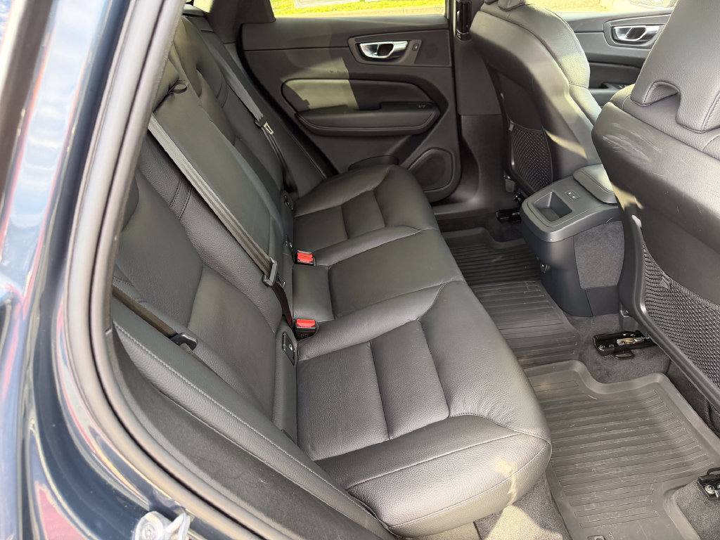 Used 2024 Volvo XC60 B5 Plus w/ Protection Package Premier AWD/4WD image 19