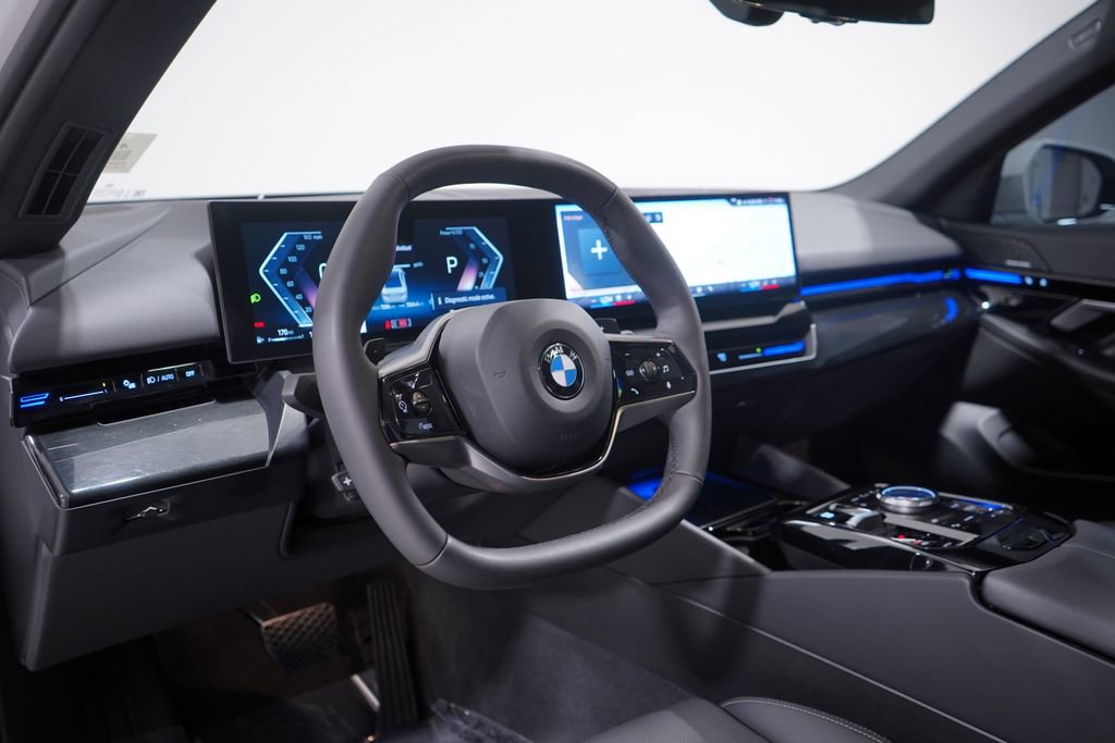 Used 2024 BMW 530i w/ Convenience Package image 6