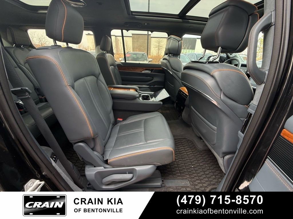 Used 2022 Jeep Grand Wagoneer Series II w/ Convenience Group III AWD/4WD image 32