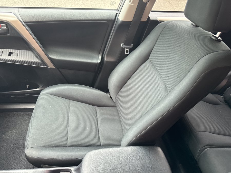 Used 2015 Toyota RAV4 LE AWD/4WD image 17