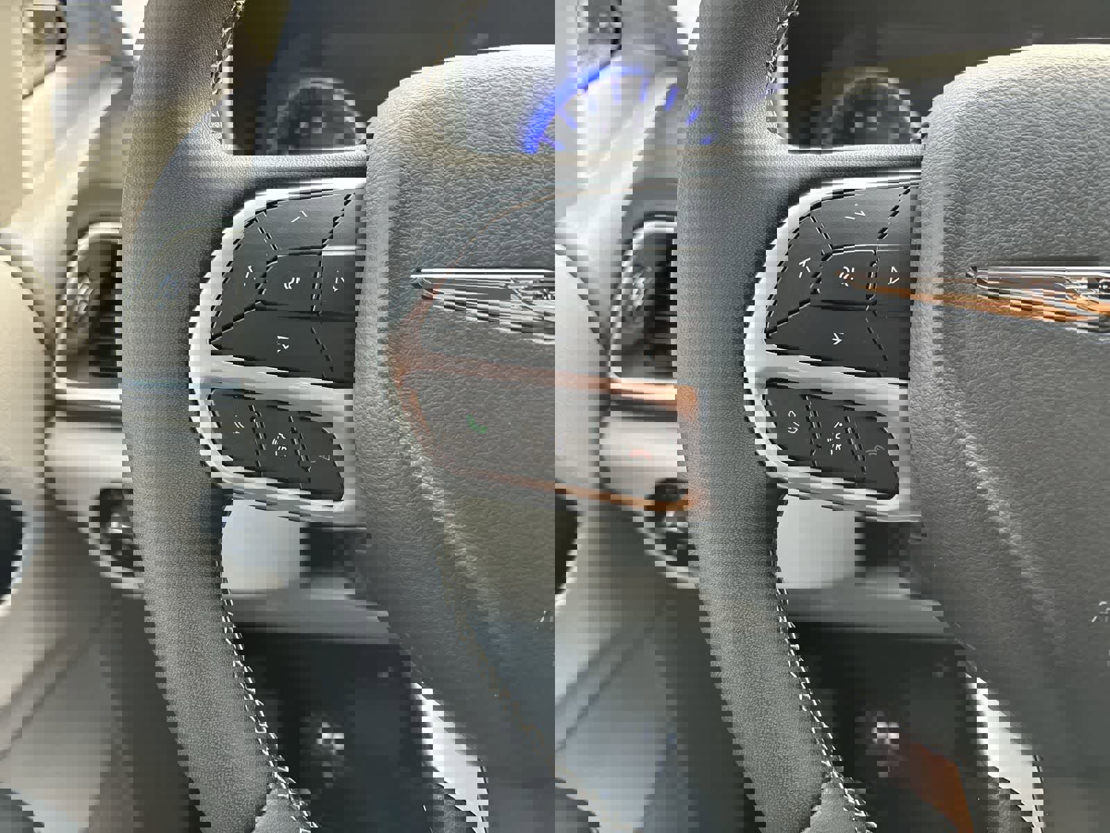 Certified 2024 Chrysler Pacifica Touring-L image 11