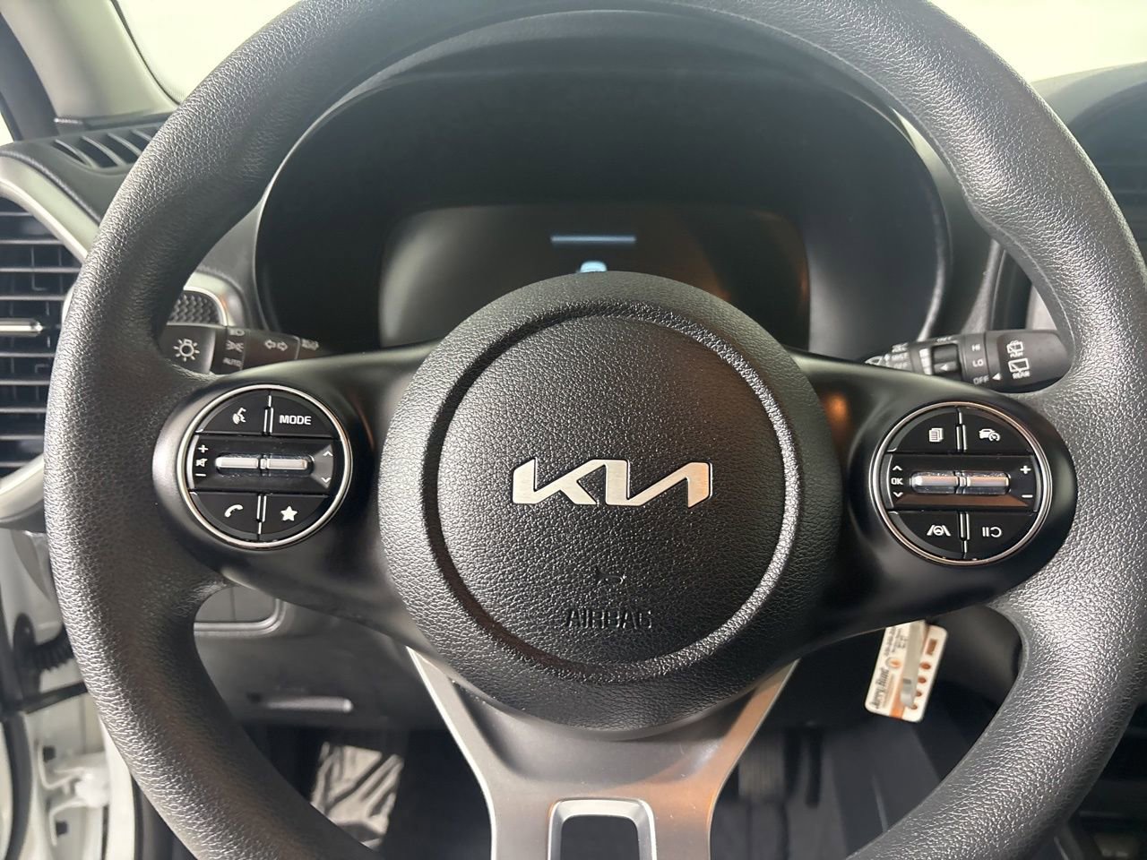 Used 2025 Kia Soul LX image 11