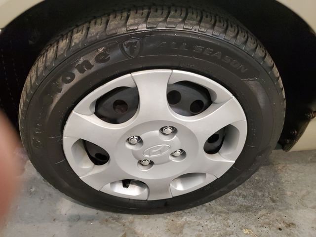 Used 2003 Hyundai Elantra GLS image 28