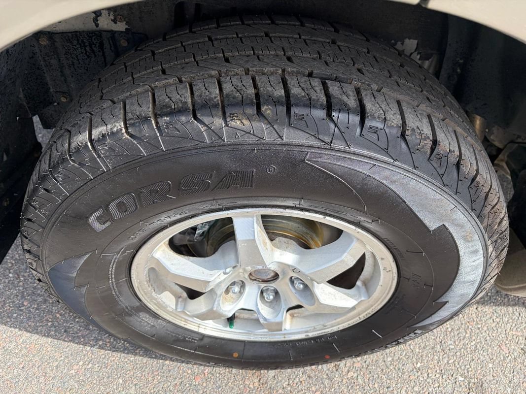Used 2002 Mitsubishi Montero Limited AWD/4WD image 7