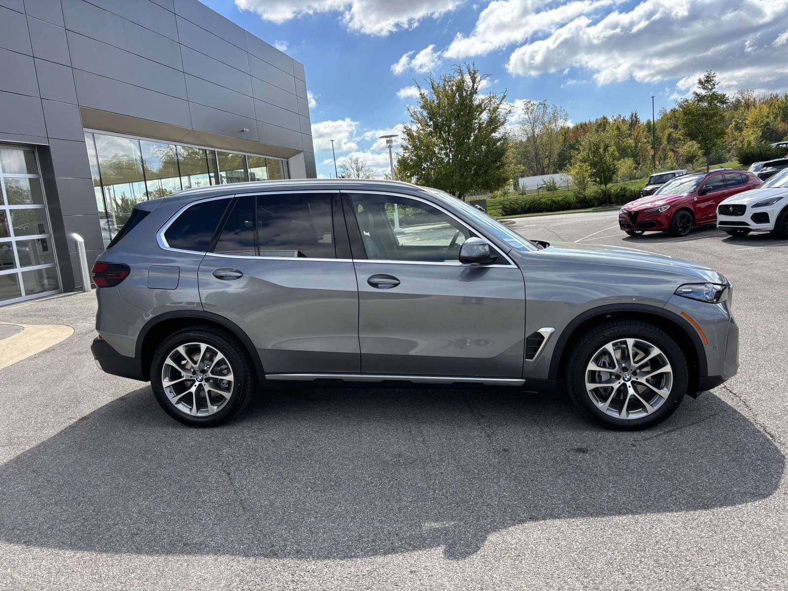 New 2026 BMW X5 xDrive40i w/ Climate Comfort Package image 8