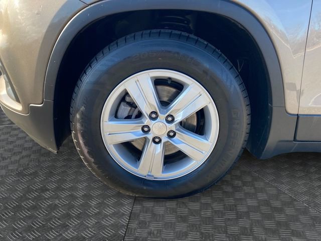 Used 2021 Chevrolet Trax LT w/ Driver Confidence Package image 33
