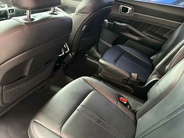 Used 2023 Kia Sorento SX image 15