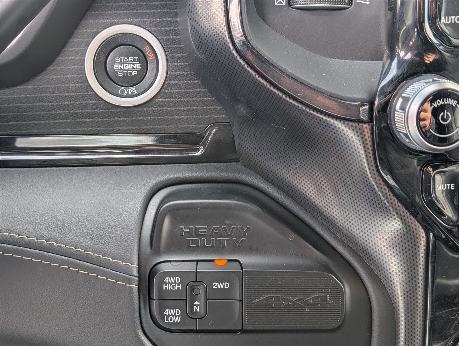 Used 2023 RAM 2500 Limited image 28