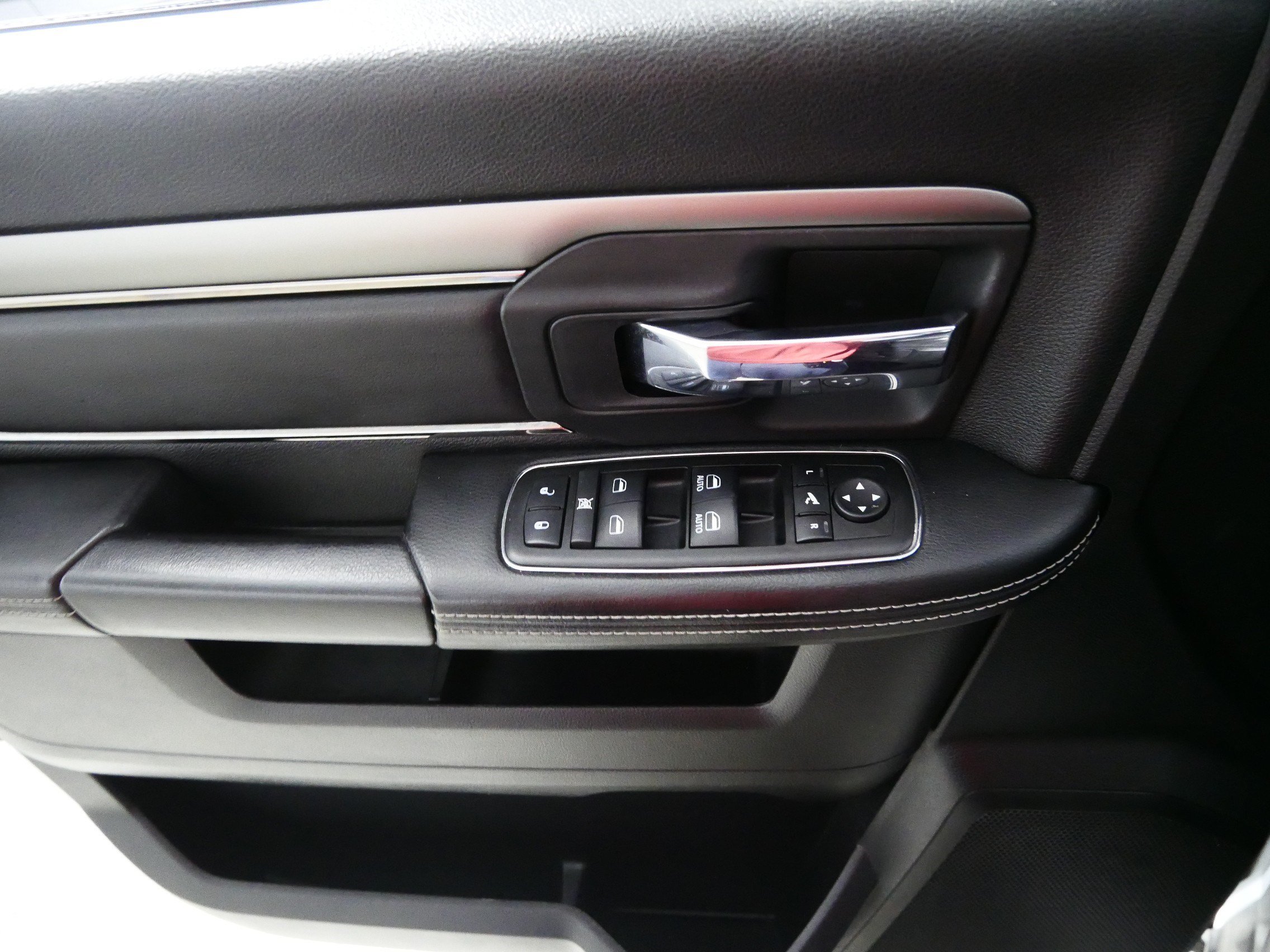 Used 2014 RAM 1500 Sport w/ Convenience Group AWD/4WD image 19