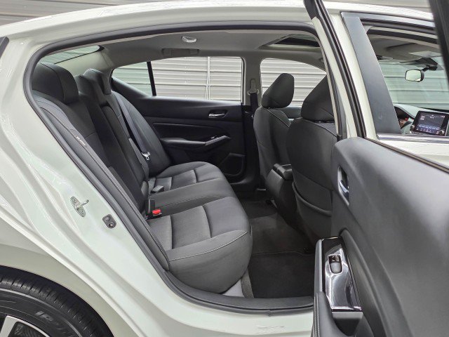 Used 2022 Nissan Altima 2.5 SV w/ SV Premium Package FWD image 16