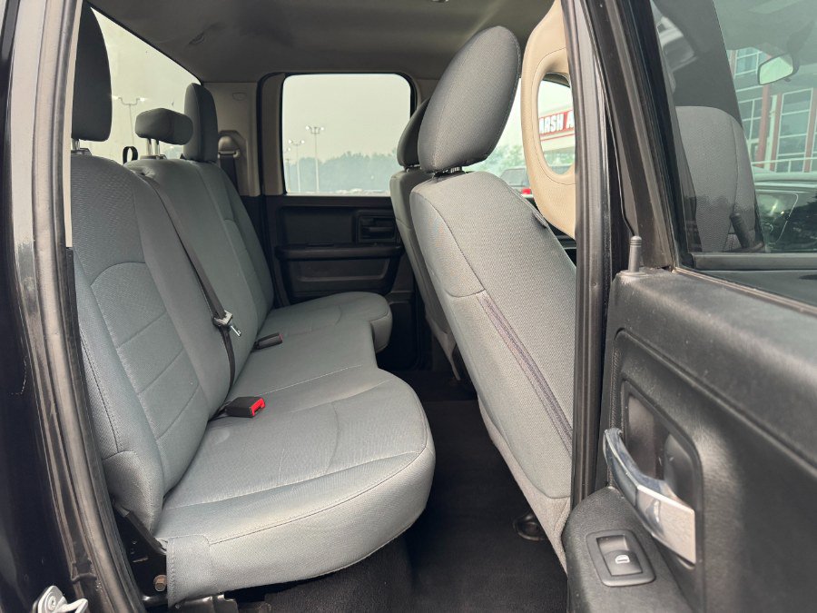 Used 2018 RAM 1500 ST w/ SXT Appearance Group AWD/4WD image 17