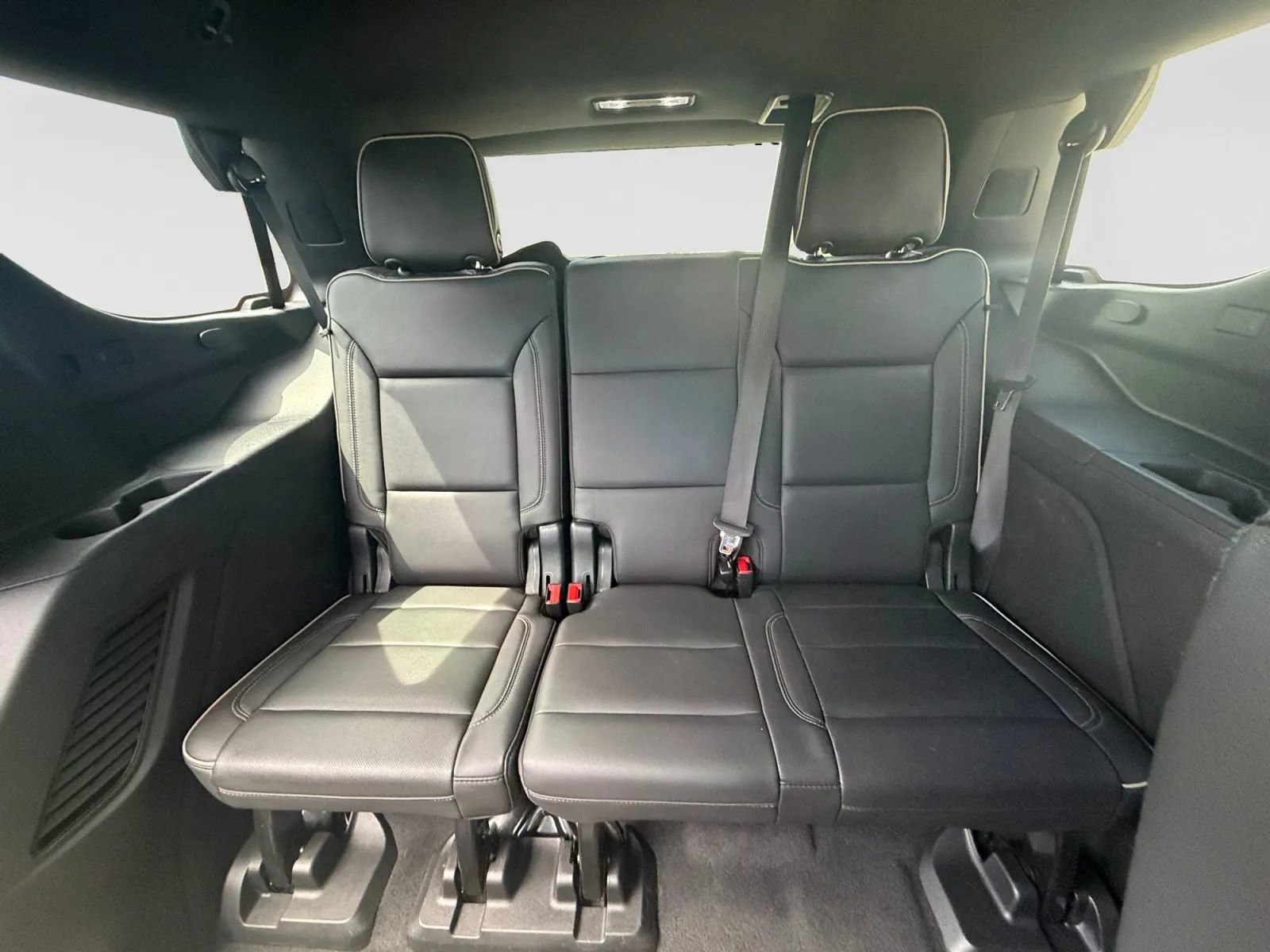 Used 2021 Chevrolet Tahoe Premier w/ Premium Package AWD/4WD image 34