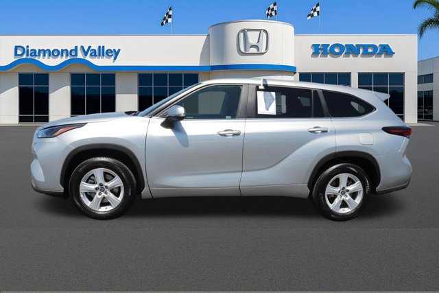 Used 2025 Toyota Highlander LE image 9