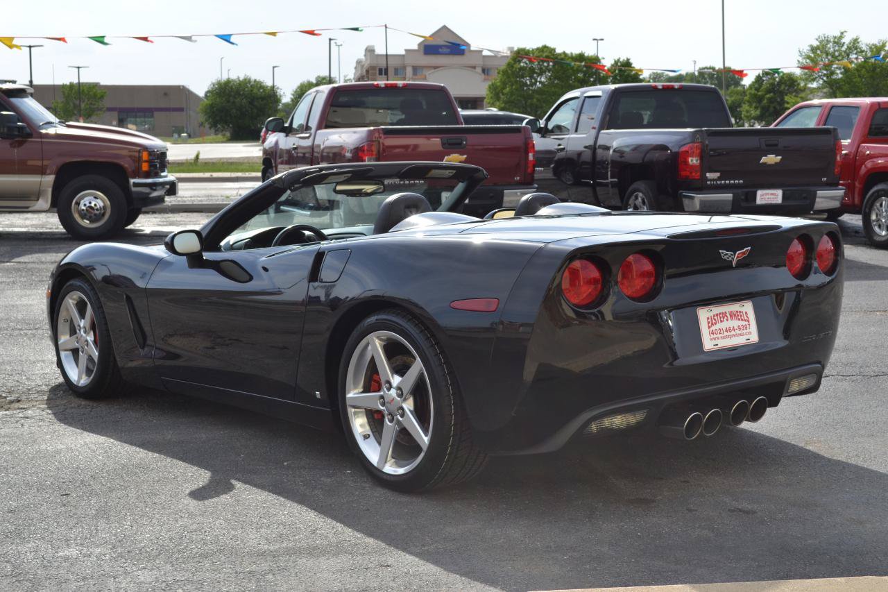 Used 2006 Chevrolet Corvette Convertible w/ Preferred Equipment Group RWD image 5