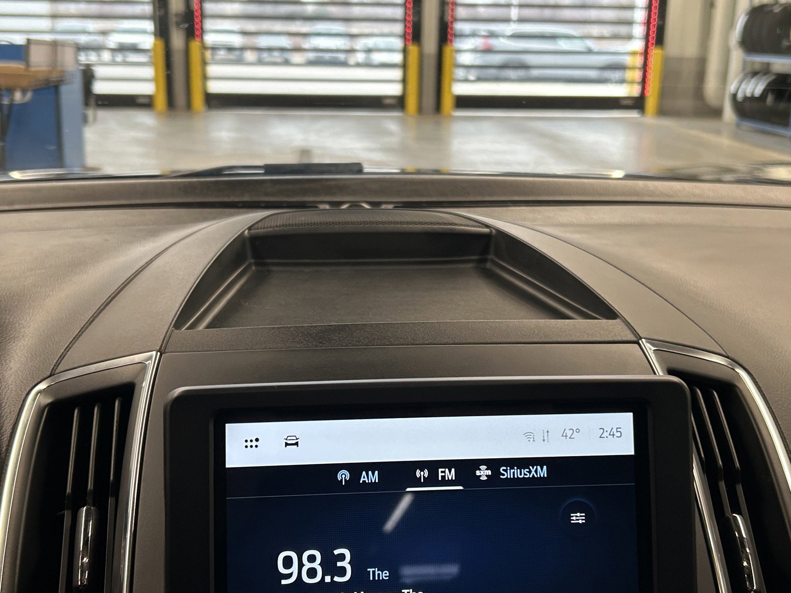 Used 2022 Ford Edge Titanium image 28