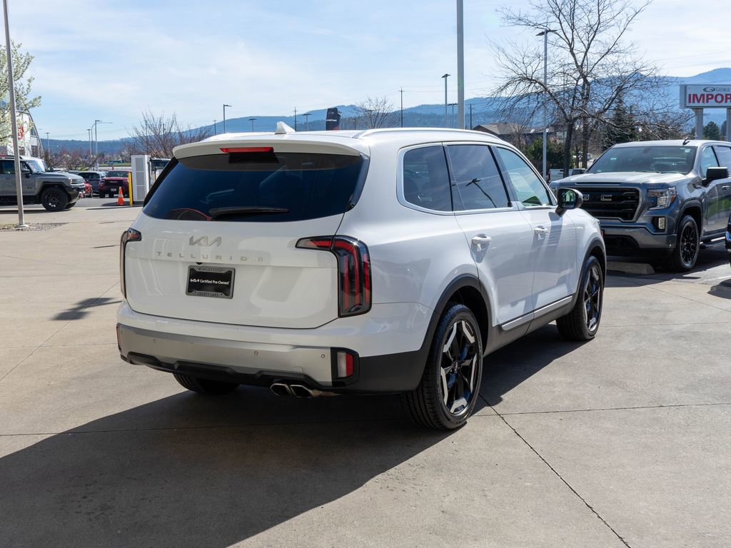 Certified 2023 Kia Telluride EX w/ EX Captain's Chair Package FWD image 7