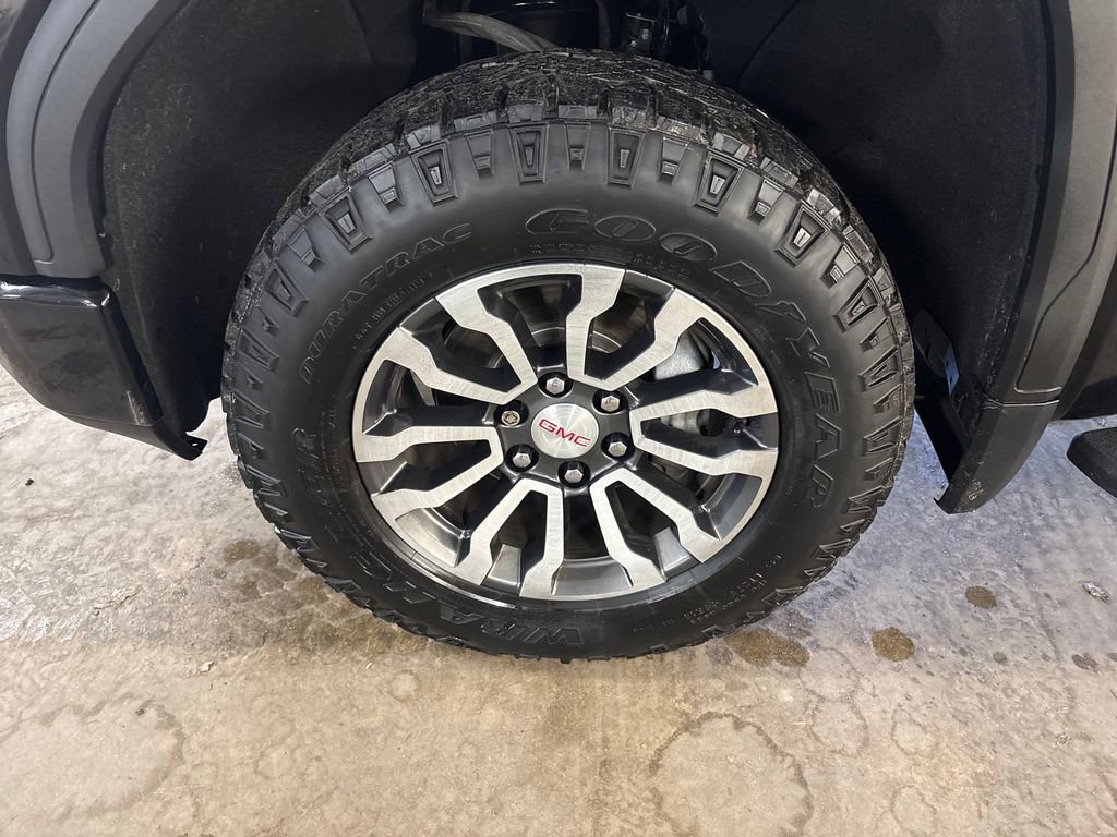 Certified 2021 GMC Sierra 1500 AT4 w/ AT4 Premium Package AWD/4WD image 11