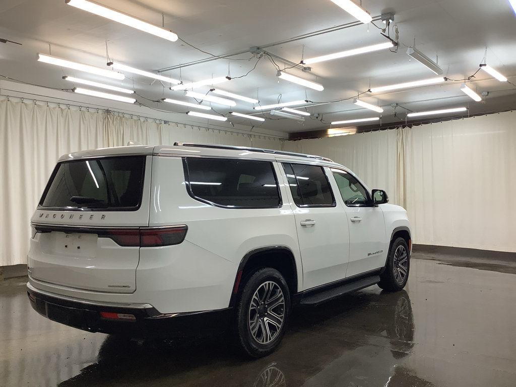 Used 2023 Jeep Wagoneer L Series II AWD/4WD image 5