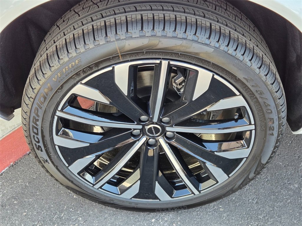 New 2026 Volvo XC90 B6 Plus w/ Protection Package Premier image 5