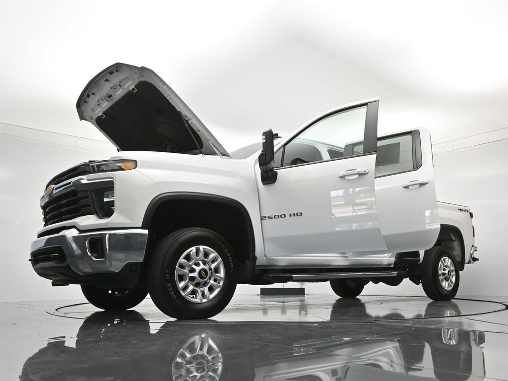 Used 2025 Chevrolet Silverado 2500 LT w/ Convenience Package AWD/4WD image 49