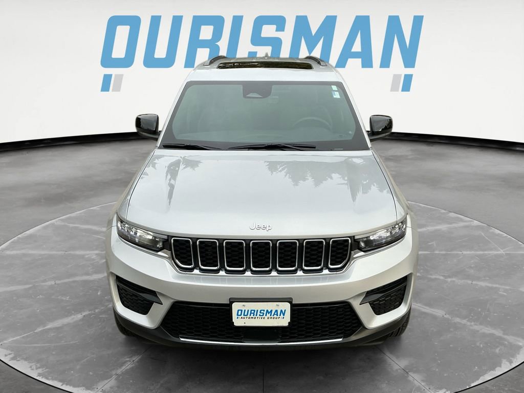 Used 2025 Jeep Grand Cherokee Laredo X w/ Luxury Tech Group I image 2