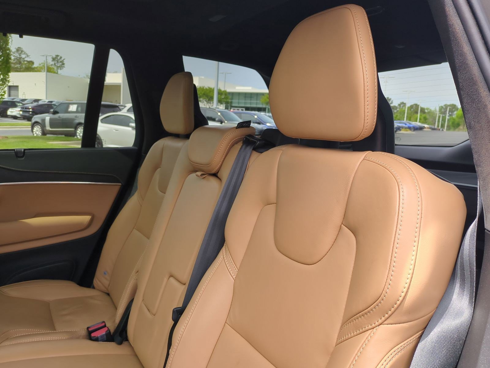 Used 2021 Volvo XC90 T6 Inscription w/ Lounge Package image 31